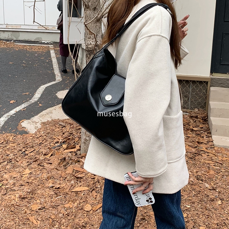 Retro oil wax leather niche design women's bag Korean autumn and winter new versatile single shoulder tote bag large capacity crossbody bag