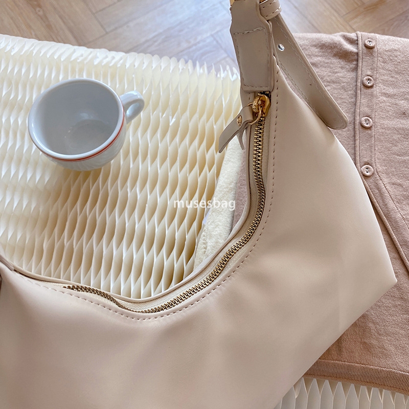New trendy internet celebrity summer stick bag Korean version niche fashion casual soft PU underarm bag milk tea colored women bag
