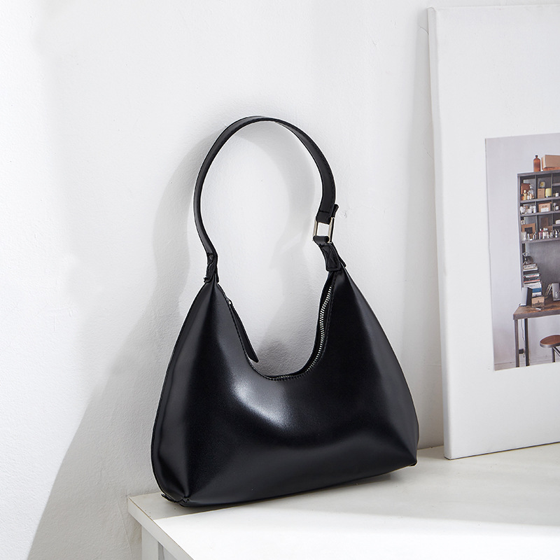 Korean version of solid color simple portable shoulder bag with a sense of luxury casual and versatile underarm bag This year's new stylish women