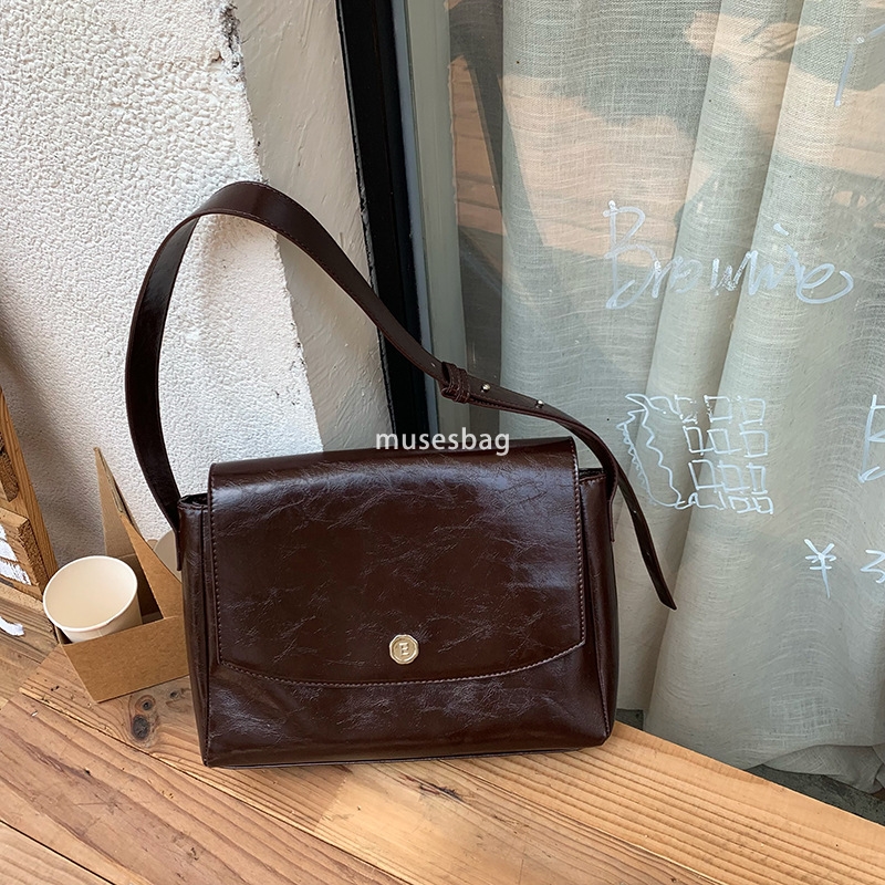 Autumn new niche design retro large capacity briefcase with quality sensitivity diligent crossbody simple messenger bag
