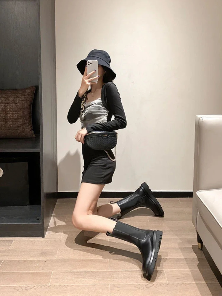 Boots Woman Winter Chunky Platform Cute Korean In Womens Shoes Autumn Chelsea Genuine Leather Black Kawaii Booties 240611