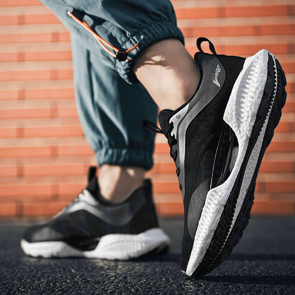 Custom Popular Couple Casual Sneakers Trendy Mens Outdoor Running Shoes