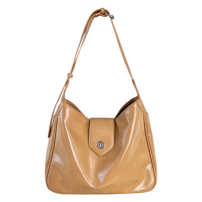 Retro oil wax leather niche design women's bag Korean autumn and winter new versatile single shoulder tote bag large capacity crossbody bag
