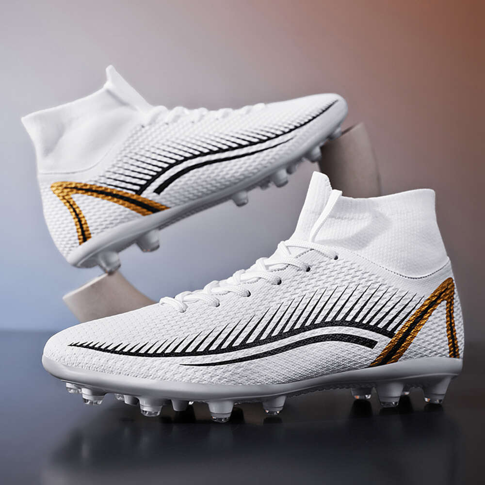 2023 New Wholesale High Quality Safety Non-slip soccer Shoes Factory wholesale Large size Sport Football For Men