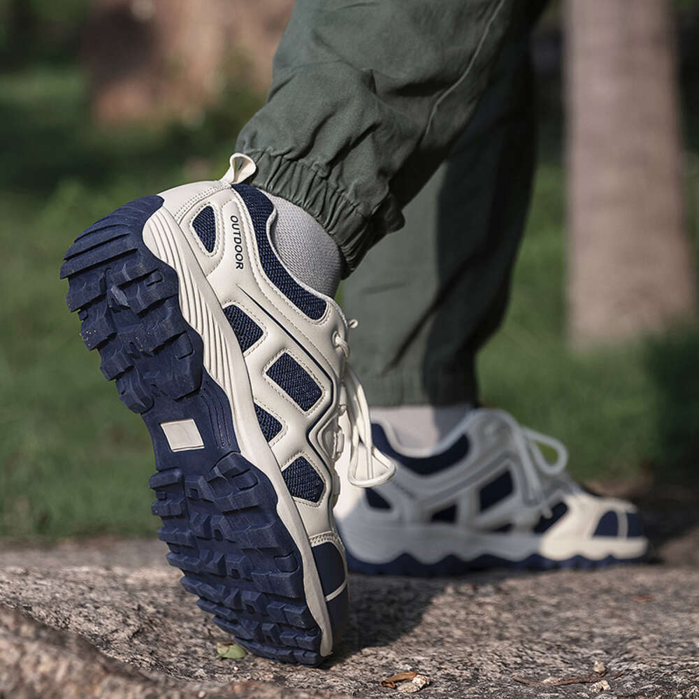 2023 High quality breathable outdoor midi boot height Waterproof hiking shoes for Unisex