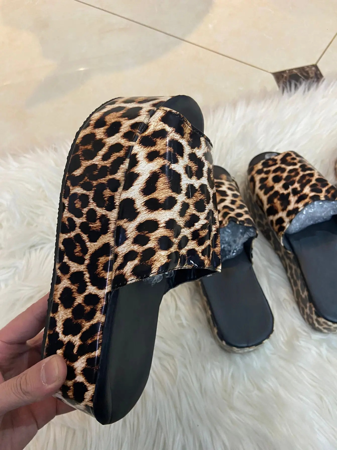 Womens Summer High Heels Smooth Beach Waterproof Platform Durable Sandals Outdoor Flip MS Slide 240611