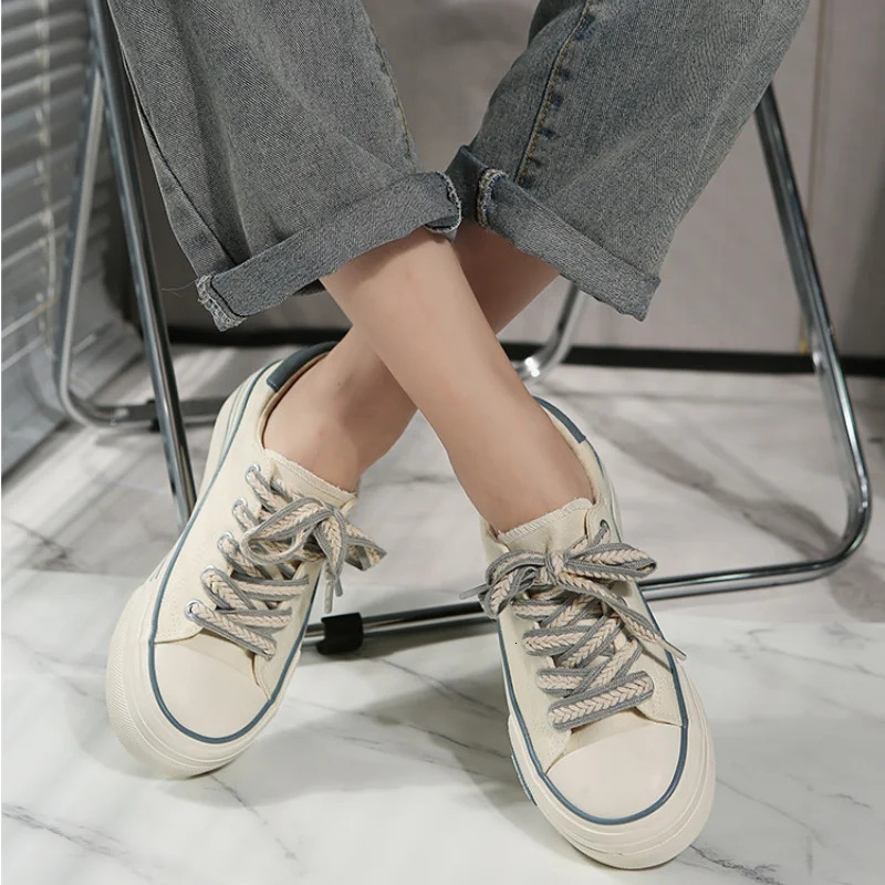 Womens platform canvas shoes with high thickening thickness are suitable for young girls outdoor coaches and womens thick soled shoes 240611