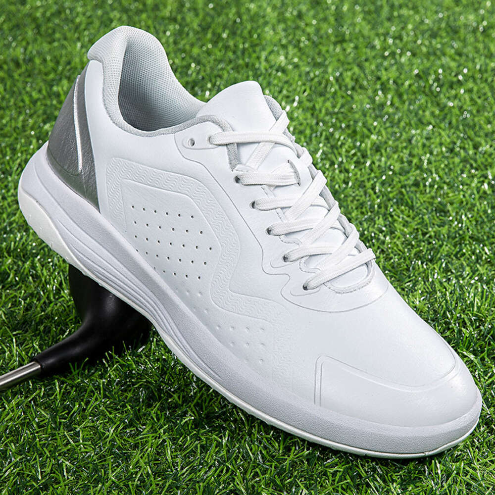 2023 China Factory New Big Size 35 -47 sports shoes Wholesale Men Ultra Light And Waterproof Professional Golf Shoes