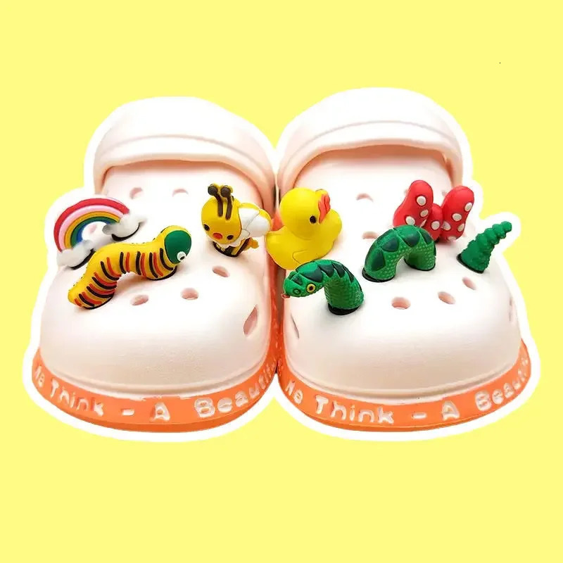 Decorate the cute charm of the 3D cartoon animal series with DIY accessories that are selling. Decorate with sandals 240611