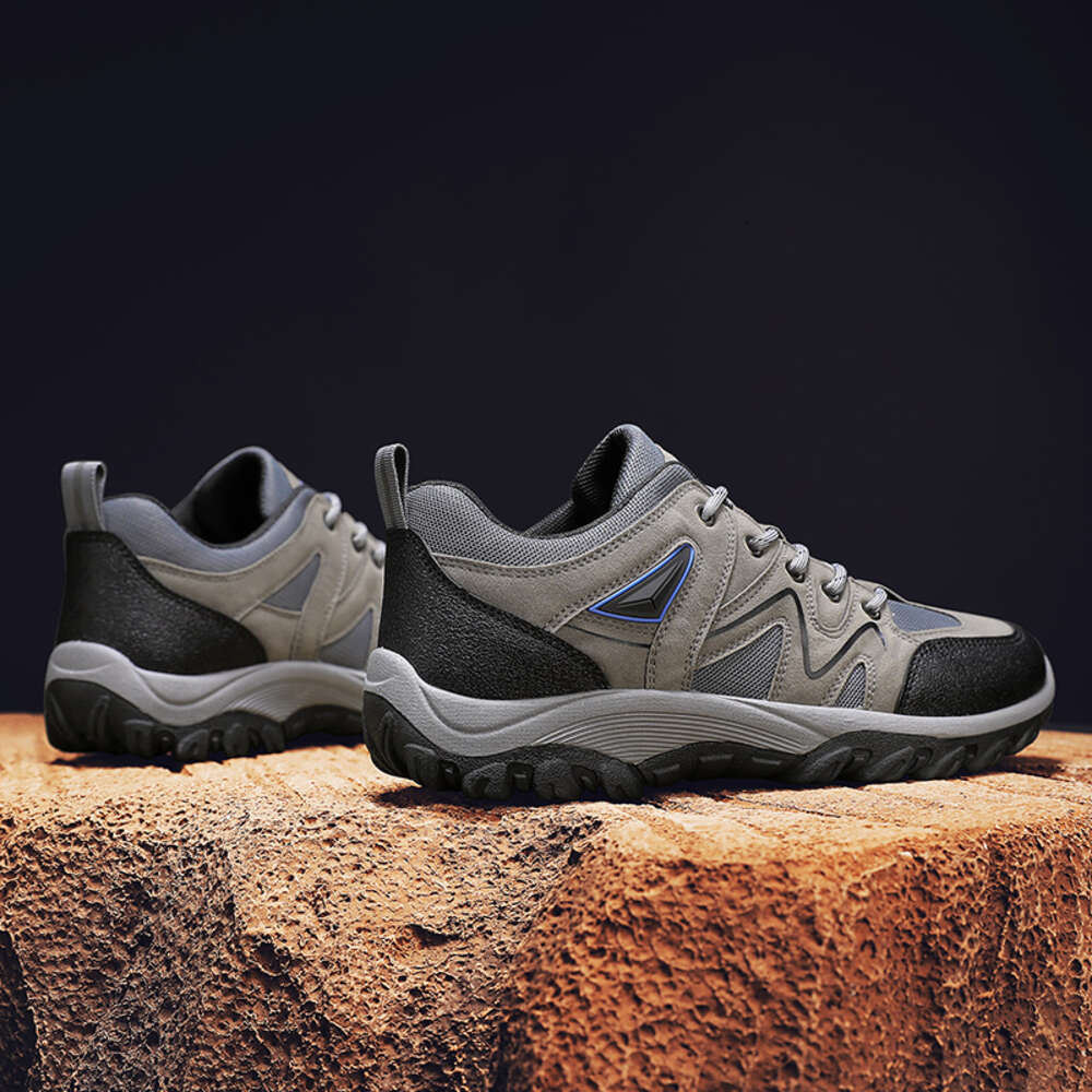 Outdoor waterproof new men's casual autumn and winter non-slip hiking shoes for men