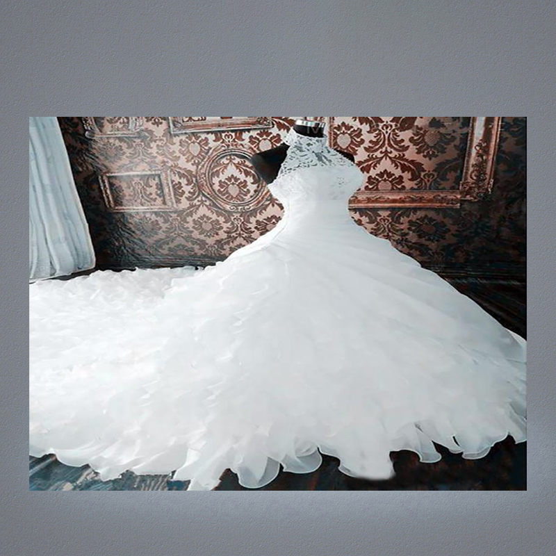 White Gorgeous Bridal Gowns Lace Halter Wedding Dresses Tiered Skirts Long Train Plus Size Ball Gown Wedding Dress vestidos de nov