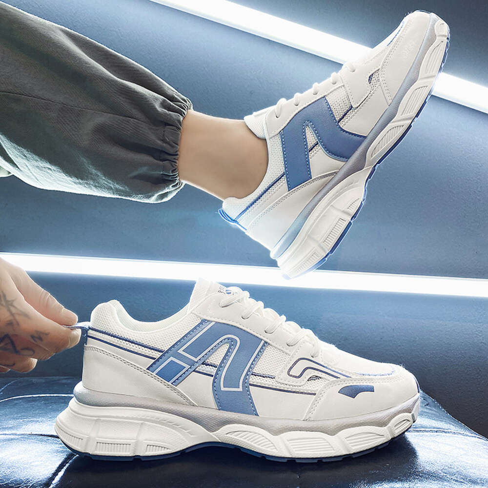 Wholesale Customized Mesh Men Casual Shoes Fashionable Breathable Cushioning Running Walking Style Sneakers