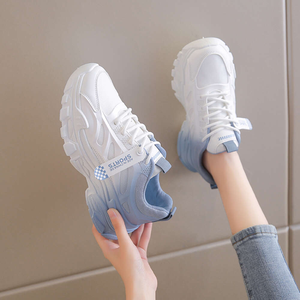 2024 New Design Women's and Versatile Sports Shoes Breathable Trending Ladies Casual Sneakers