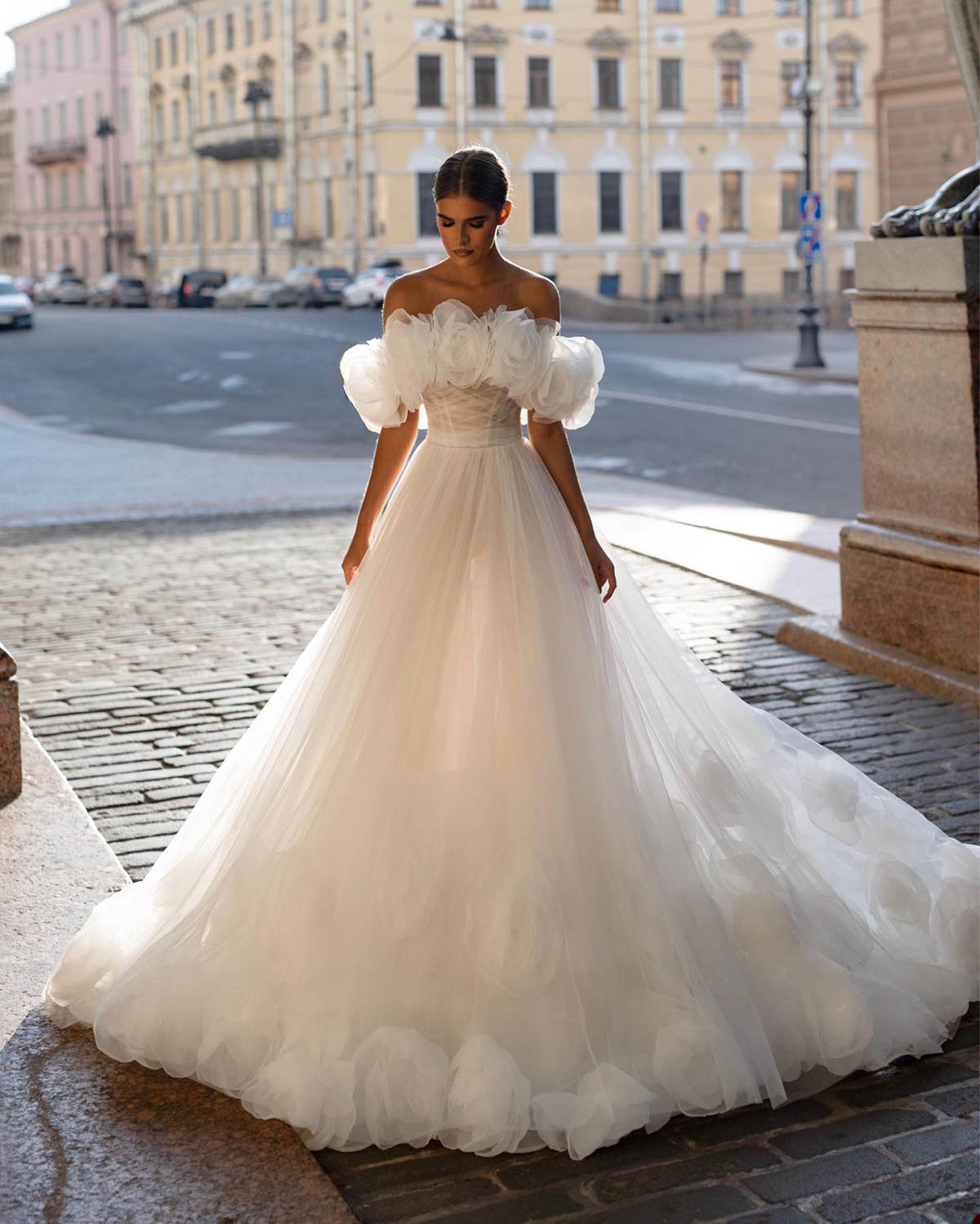 Charming A-line Wedding Dresses 3D Floral Decoration Tulle Off Shoulder Court Gown Pleat Backless Custom Made Zipper Plus Size Bridal Dress Vestidos D