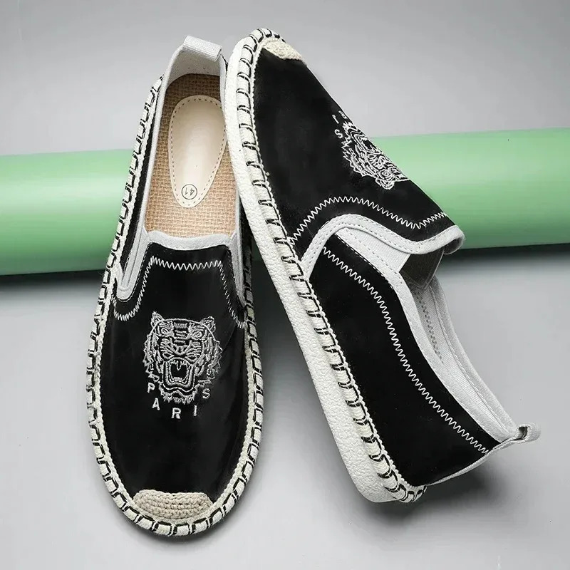Men Casual Loafers Classic comfort Tiger Head Embroidered Walking Shoes Male Letter Printing Slip On Soft sole Jogging Trainers 240611