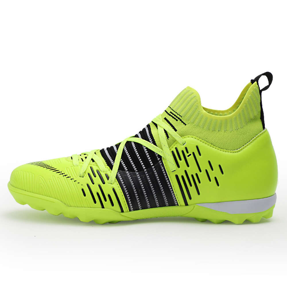 Factory Wholesale High Top Custom Brand Outdoor Leisure Fashion Soccer Shoes