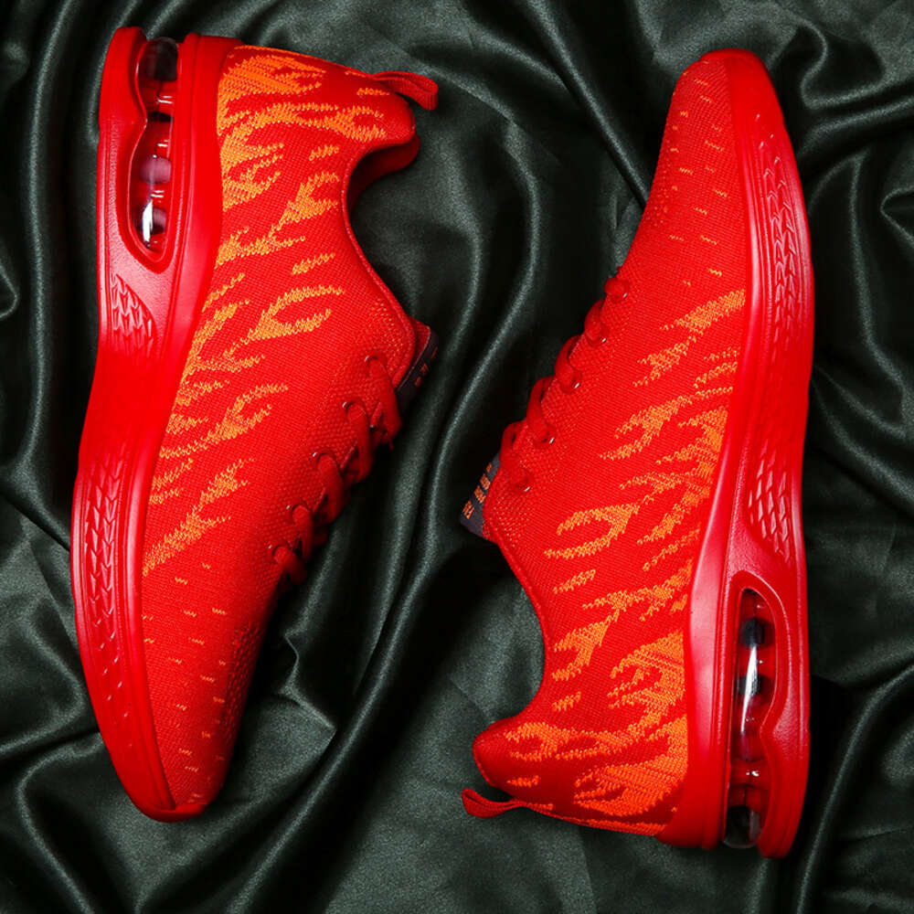 2024 Customized Comfortable Popular Lightweight Casual Sport Wholesale Athletic Running Shoes for Men