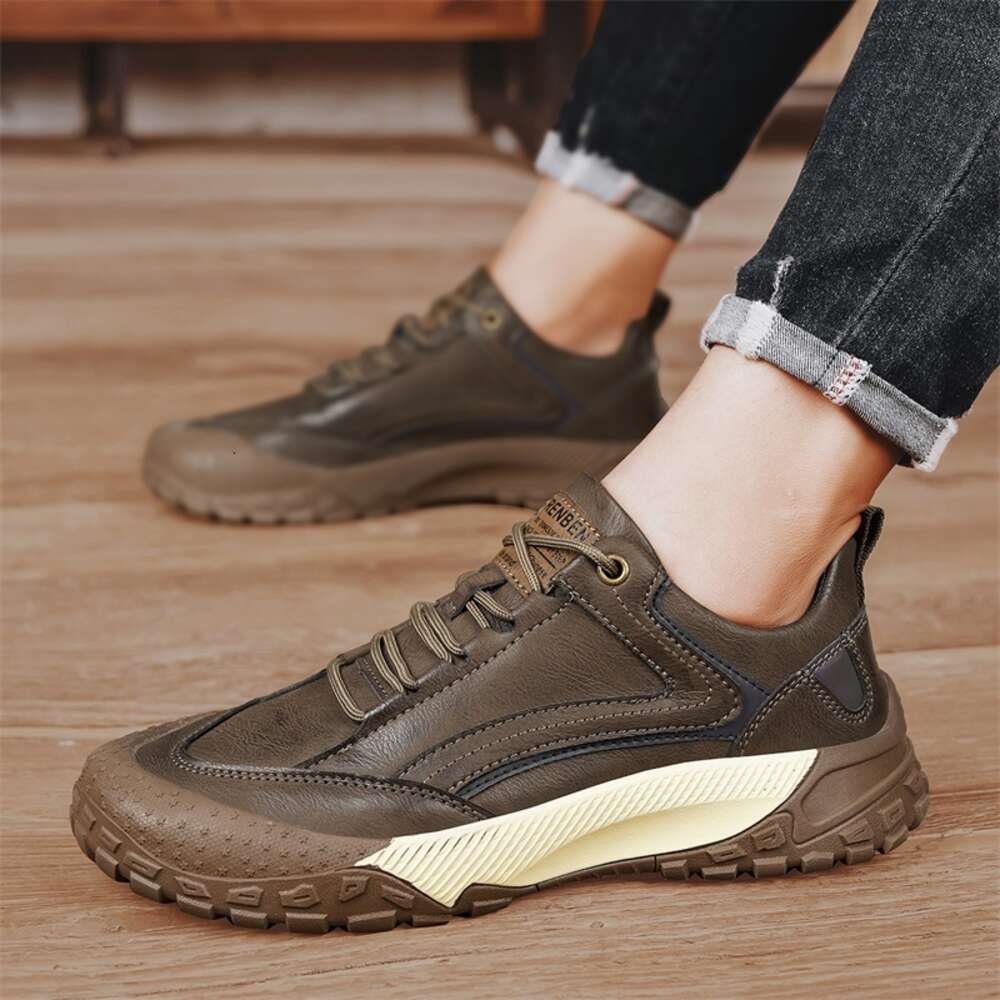 New design of outdoor hiking boots High quality men's casual fall and winter non-slip walking shoes