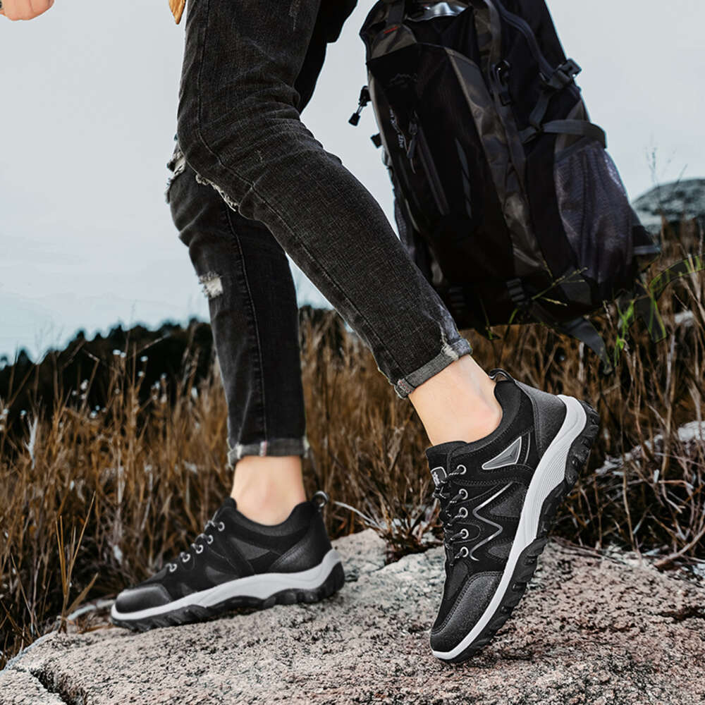 Outdoor waterproof new men's casual autumn and winter non-slip hiking shoes for men