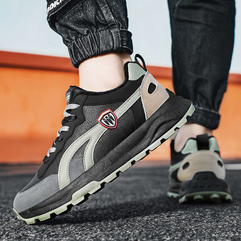 New design non sip men's casual new to the shees comfortable daddy shoes