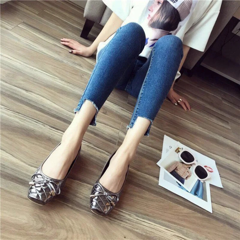 European and American Fashion Elegant Womens Shoes Joker Bow Square Head Light Bean Flat Shoes Womens Black Work Shoes 240611