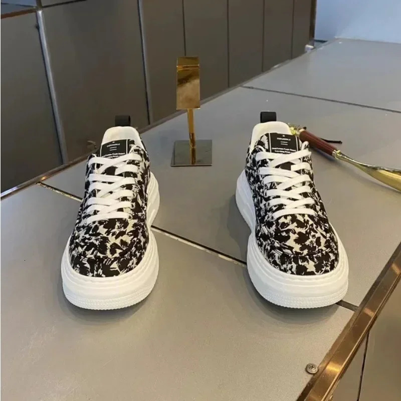 Leisure Mens Shoes with Spring/autumn Fabric Surface Breathable Versatile Flat Bottomed Non Slip Board Shoes Sports Mans Shoe 240611