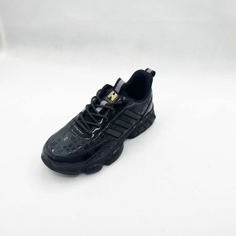 Wholesale high quality walking custom soft leather style casual comfortable shock absorbing running shoes men