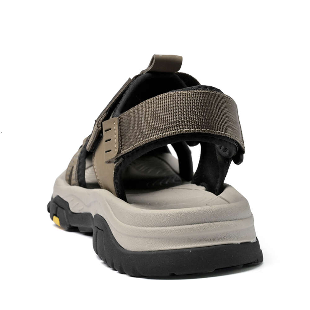 New model Leather Material men's sandals rubber safety toe protector working shoes summer hot sale