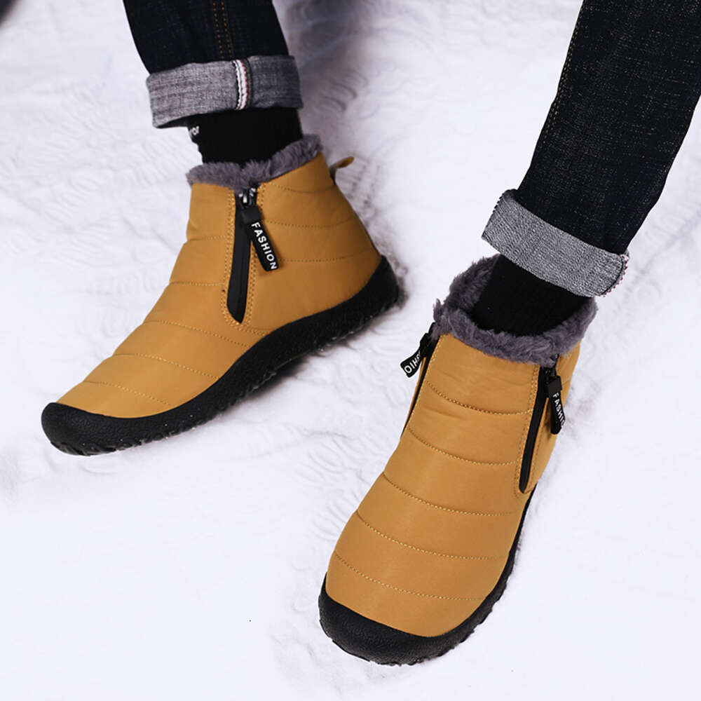 Wholesale wear resistant new anti-crack fashion men's snow boots