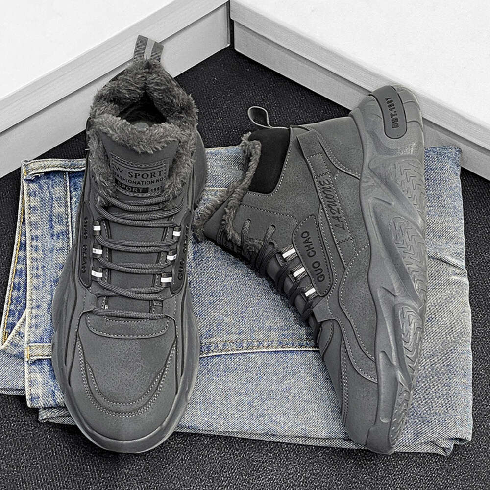 Classic design winter sneakers Warm outdoorsnow boots