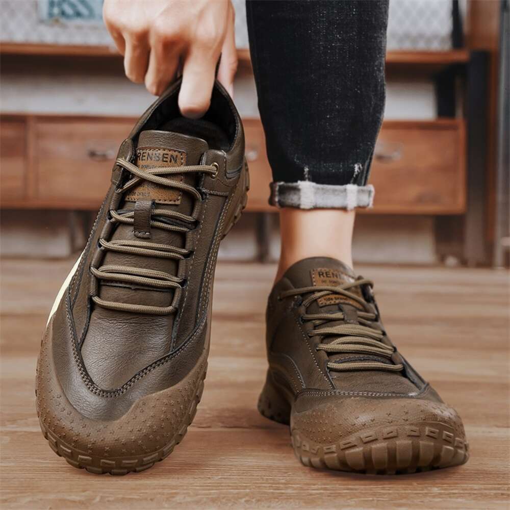 New design of outdoor hiking boots High quality men's casual fall and winter non-slip walking shoes
