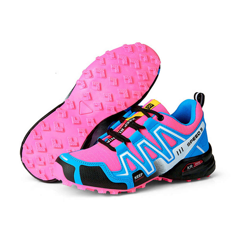 Camping wear-resistant trekking outdoor shoes man fingers waterproof hiking boots