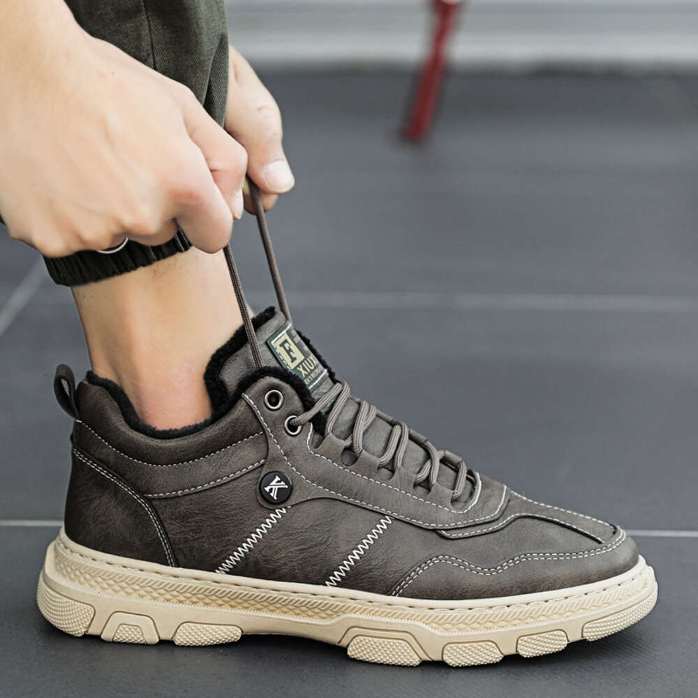 Chinese manufacturers of high quality flat winter plus cotton men's walking shoes