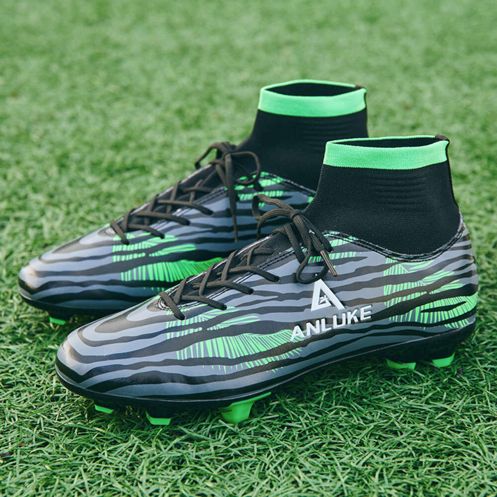 High Quality High-top Flying Knit Socks Latest Male Sports Sneakers Men's Soccer Shoes