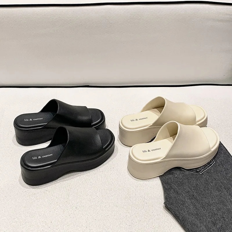 2024 Womens Slippers Summer European American Style Thick Sole Slippers Comfortable Soft Sole Slippers Home Outdoor Wear 240611