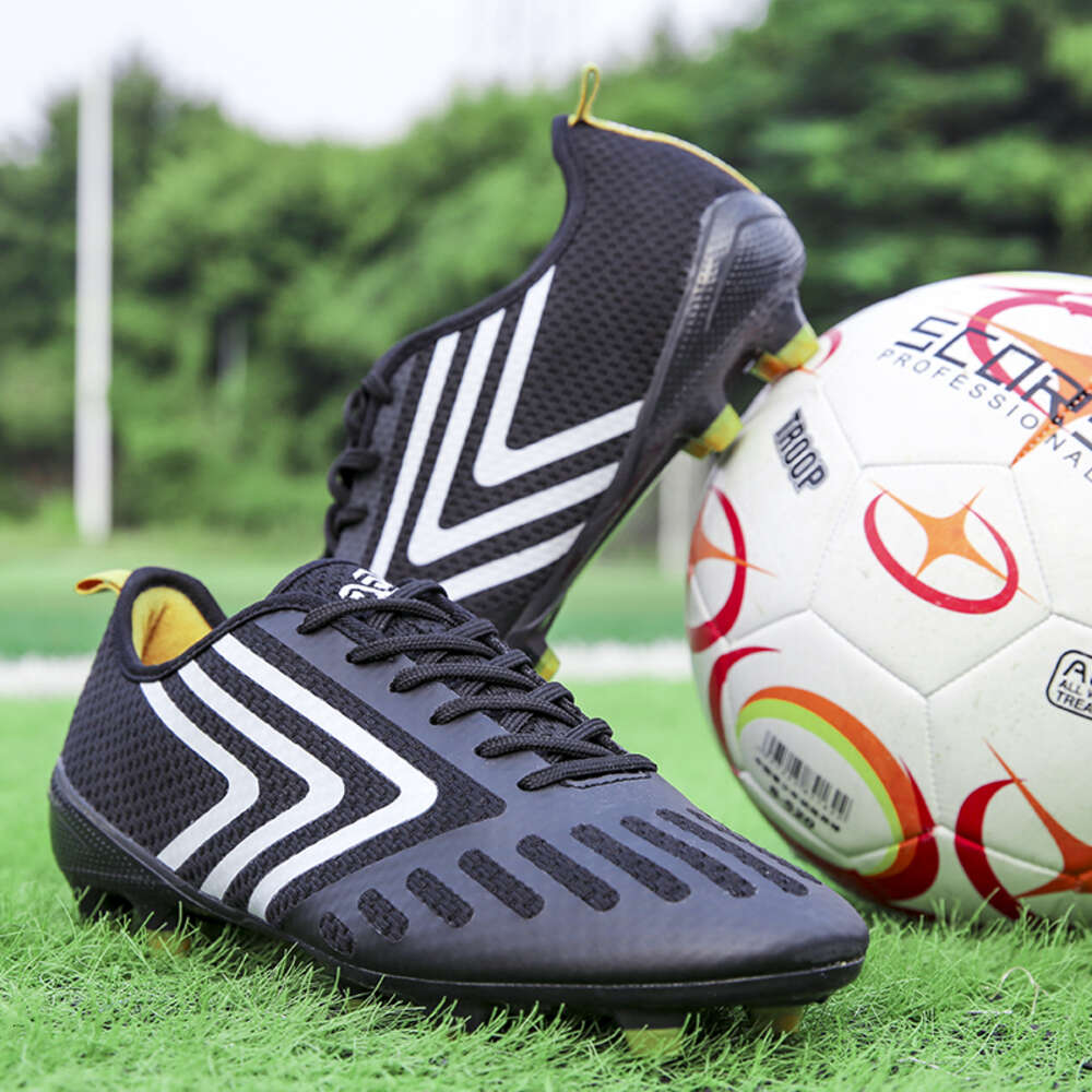 2022 China Wholesale Men Professional Football Soccer Shoes For Sale