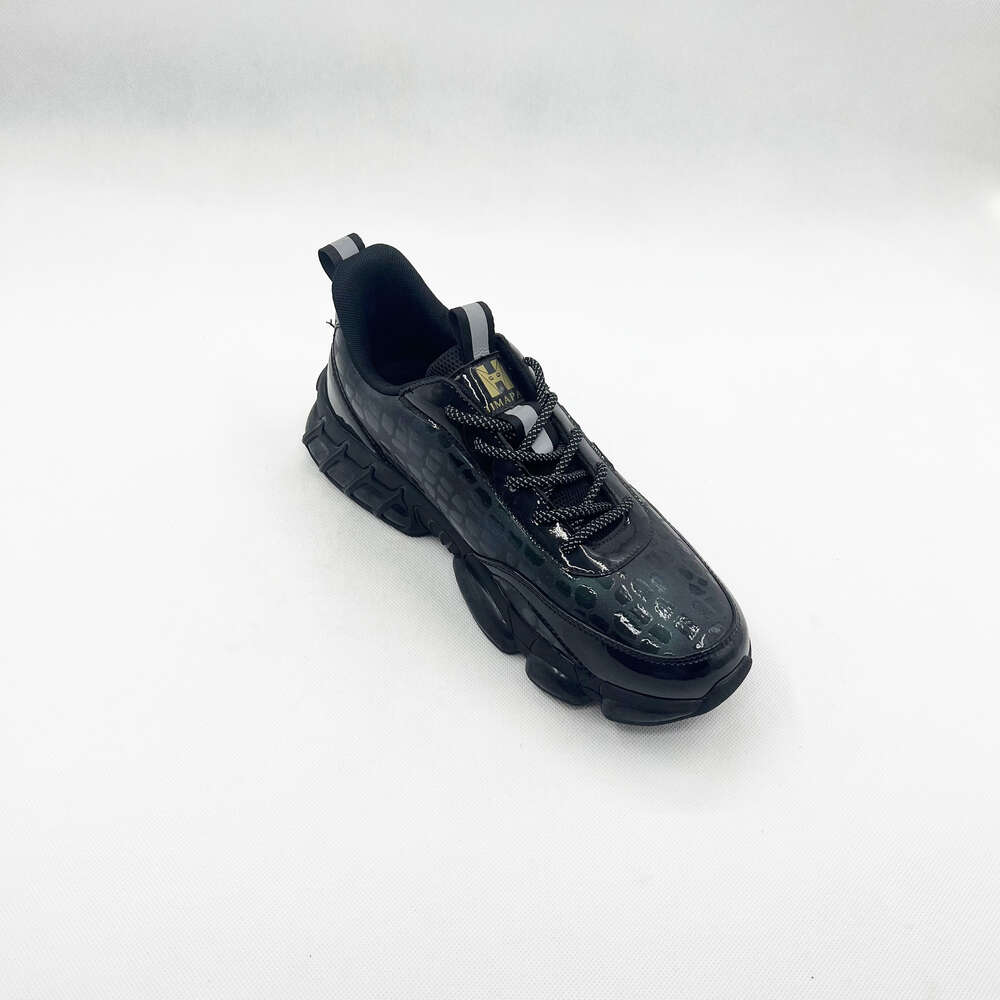 Wholesale high quality walking custom soft leather style casual comfortable shock absorbing running shoes men