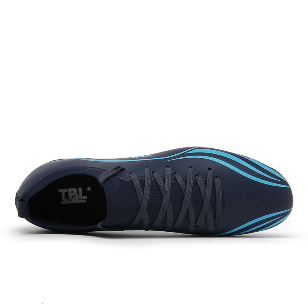 New long spike fashion men's soft and comfortable training football shoes
