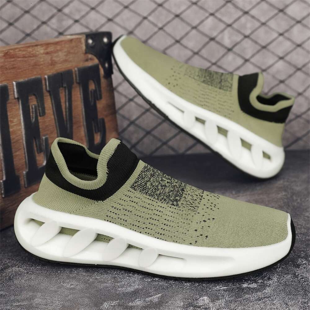 2024 New Popular Flying Weaving Lace up Sports Sneakers Men's Casual Breathable Mesh Shoes