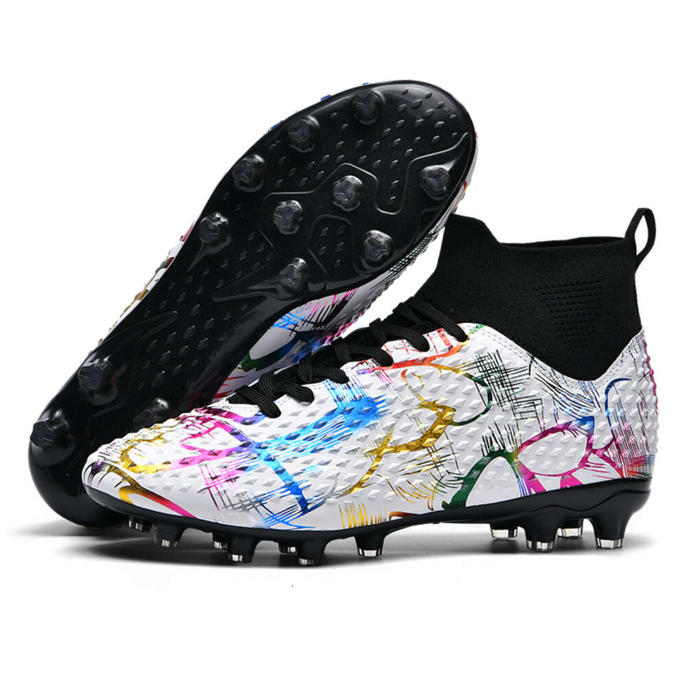 New long spike Fashionable low top football grass training shoes