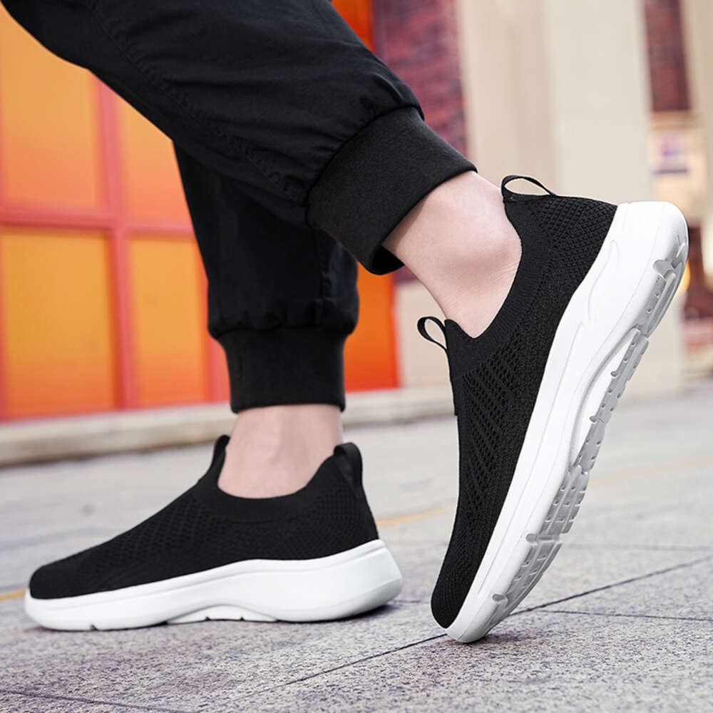 New Outdoor Fashion Sneakers Comfortable Size: 39-48 Walking Summer Lightweight Breathable Men Casual Running Shoes