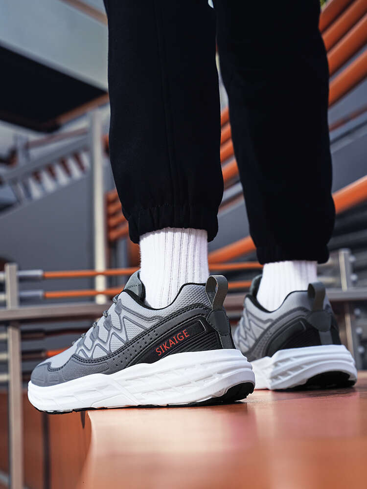 Made in China high quality casual four seasons fashion men's walking new shees network surface sports shoes