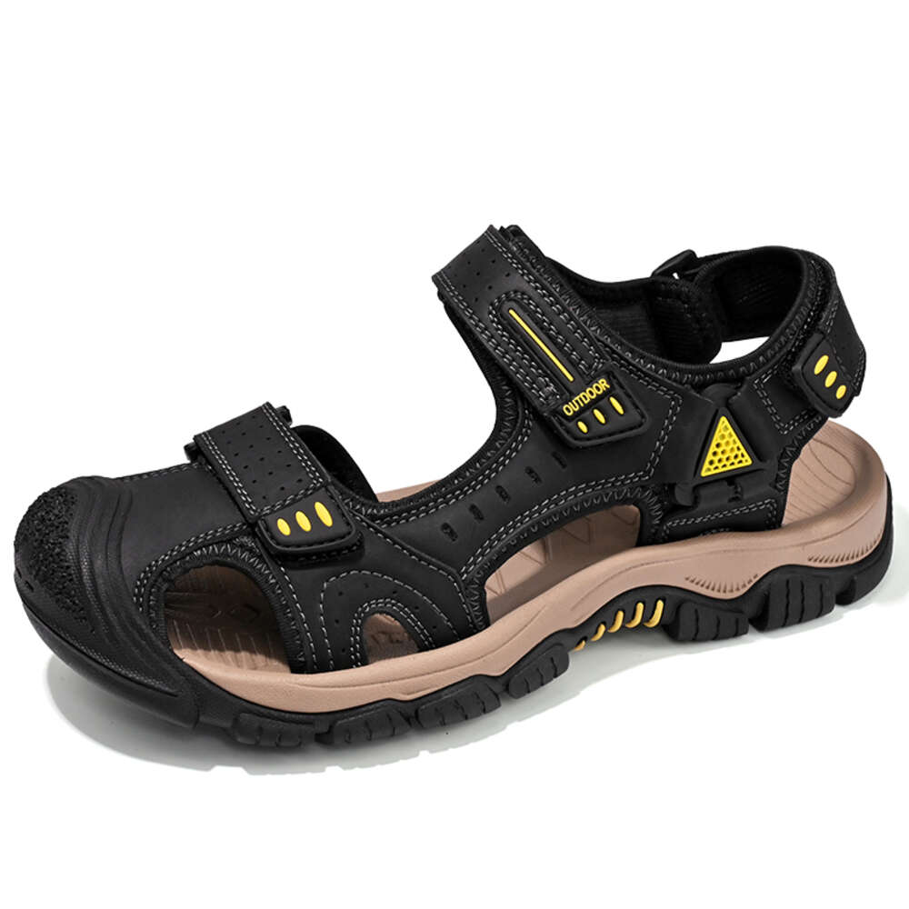2024 Summer Leather Material Breathable Casual Shoes Men's Soft Outdoor Beach Sandals