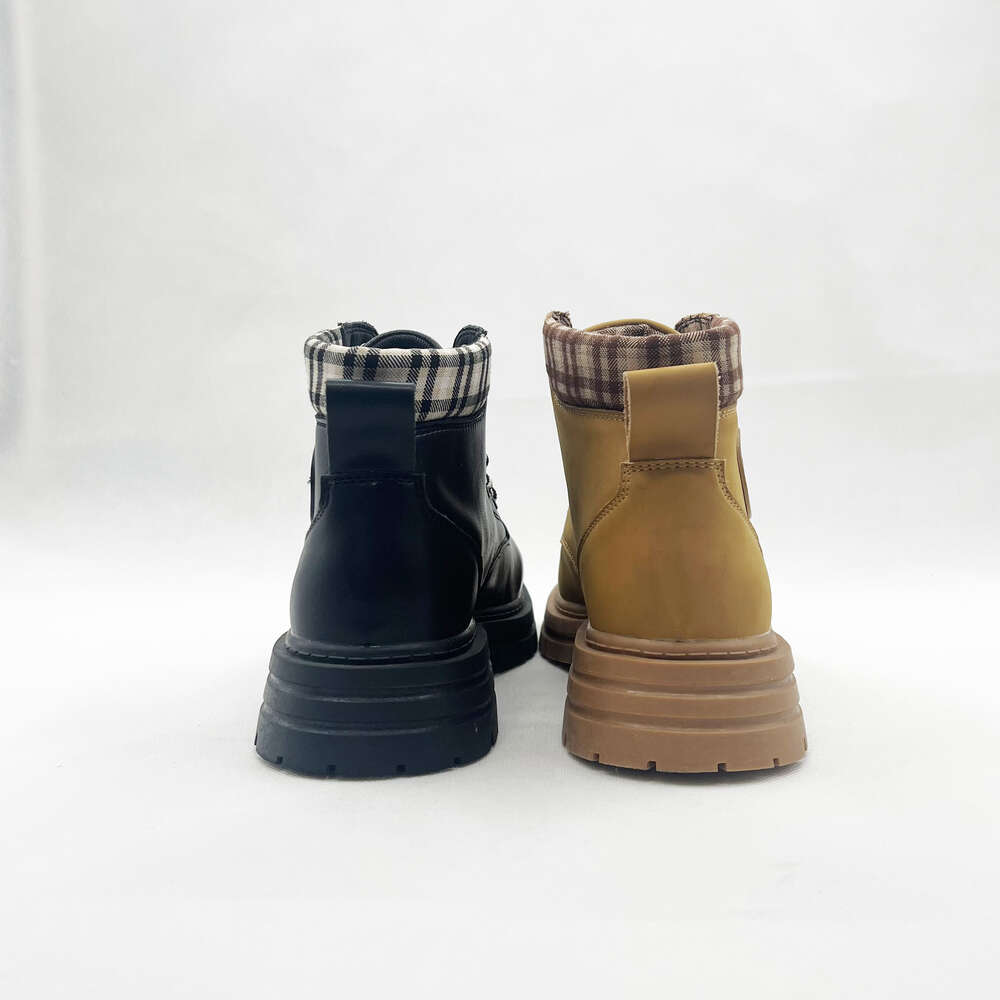 Designed Climbing Hiking Custom waterproof hiking High quality outdoor travel boots available for men and women