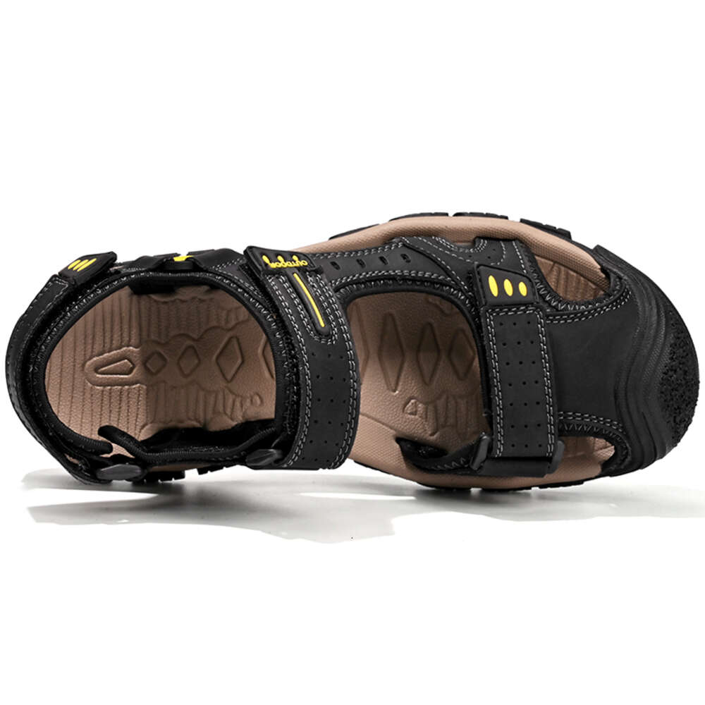 2024 Summer Leather Material Breathable Casual Shoes Men's Soft Outdoor Beach Sandals