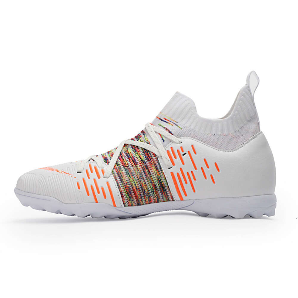 Factory Wholesale High Top Custom Brand Outdoor Leisure Fashion Soccer Shoes