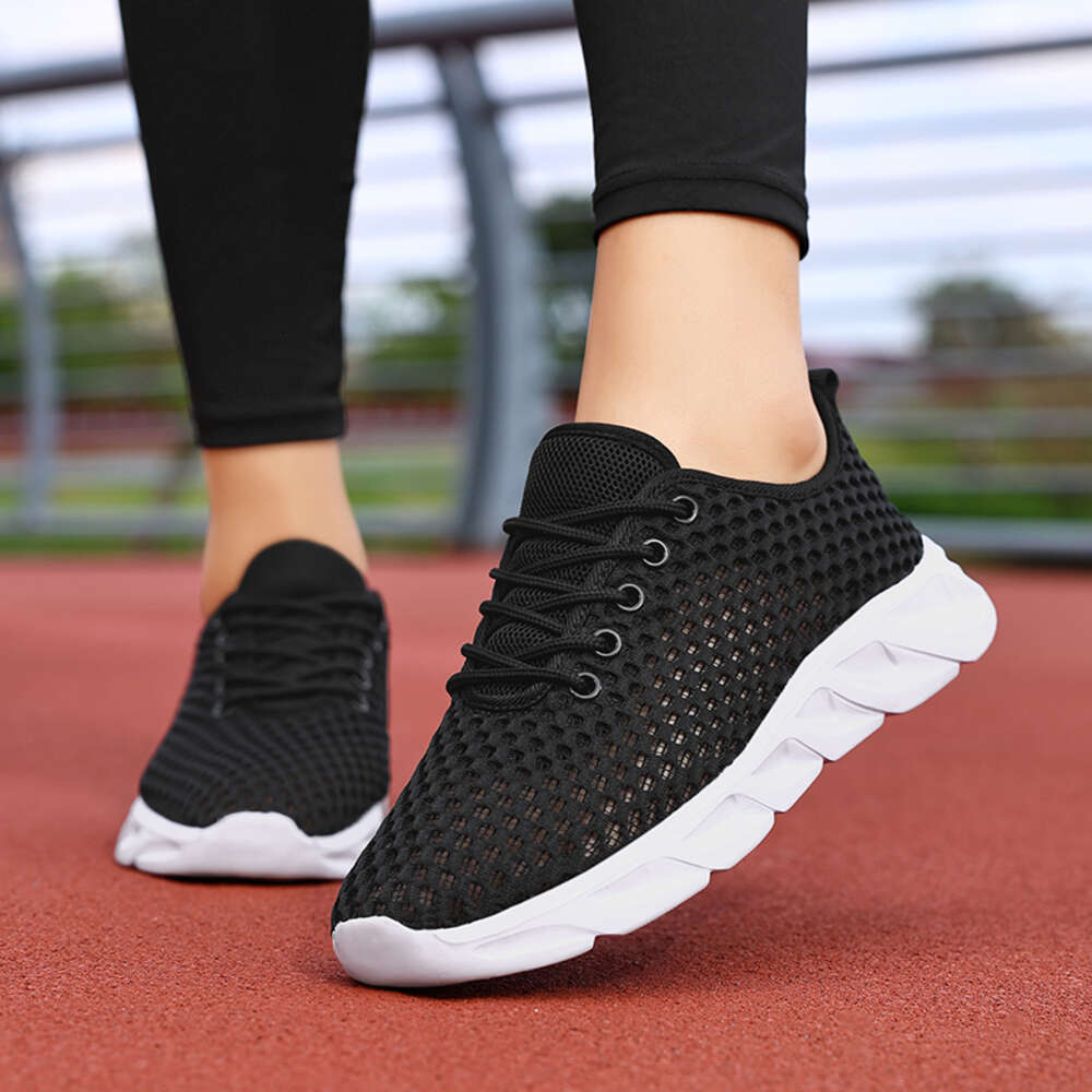 Factory wholesale Hot selling on multiple platforms mesh sports cushion breathable women's ultralight running shoes