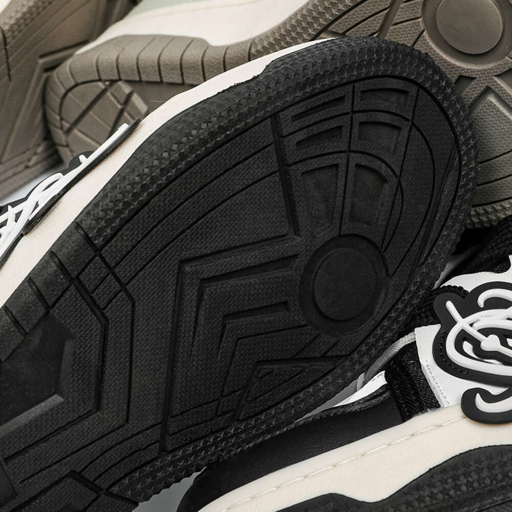 New comfortable men and women the same style board fashion thick sole casual 2024 spring new with shoes