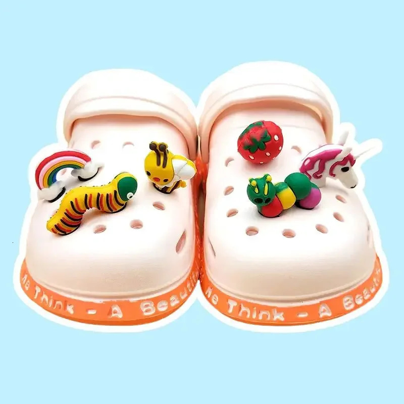 Decorate the cute charm of the 3D cartoon animal series with DIY accessories that are selling. Decorate with sandals 240611