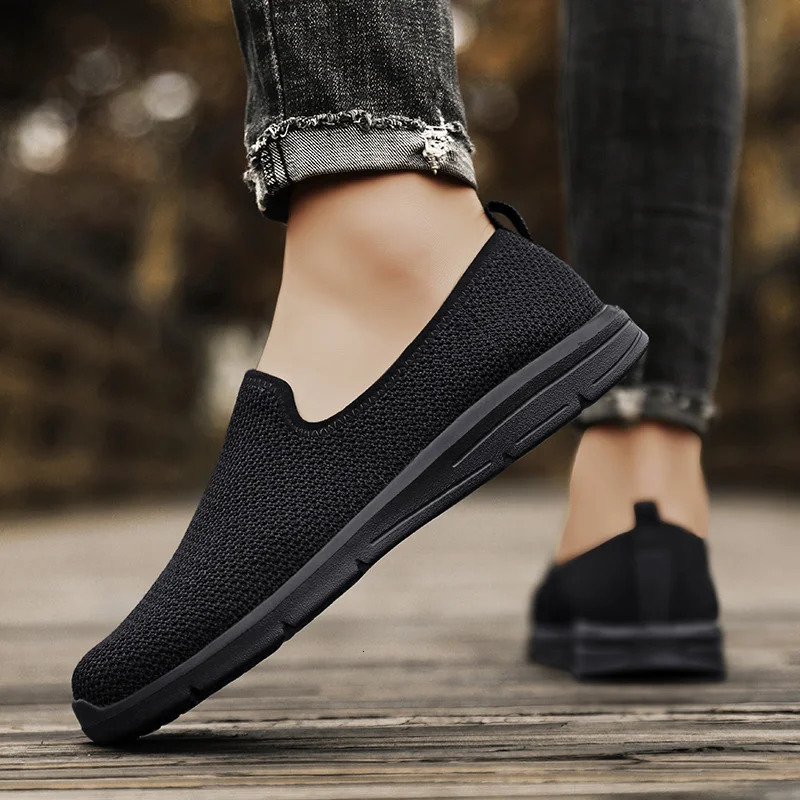 Mens shoes mesh sports shoes husbands slip on casual shoes comfortable and soft walking shoes moms shoes mens shoes sports shoes size 240611